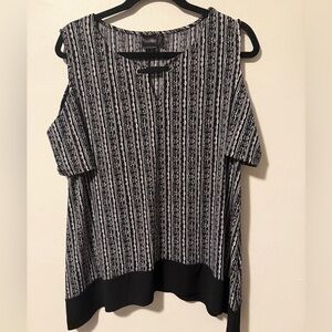 Rafaella Top Woman’s Size XL Black White Short Sleeve Cold Shoulder Blouse